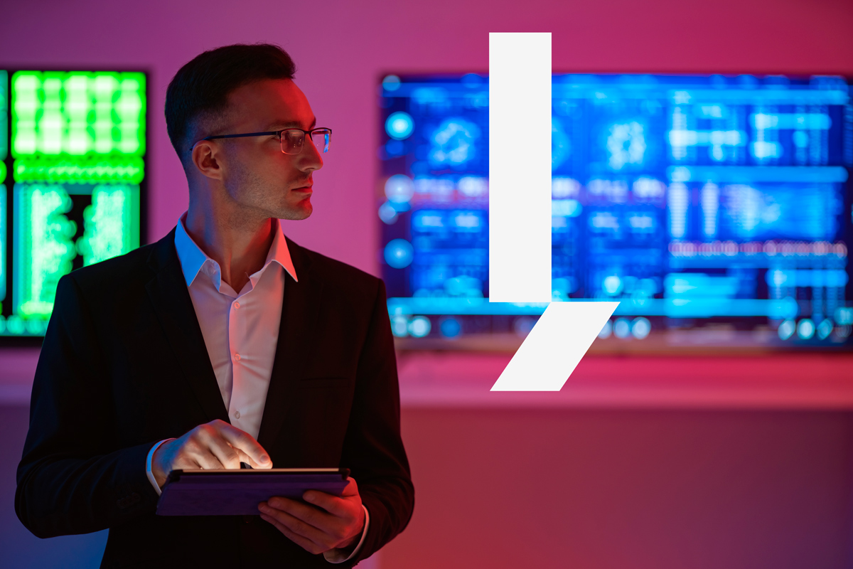 Colaborador utilizando tecnologia de IA, diante da disrupção tecnológica.