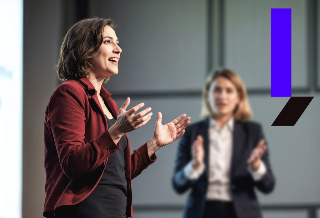 Pessoa realizando uma apresentação, onde nela é necessário apresentr susas hard skills e soft skills